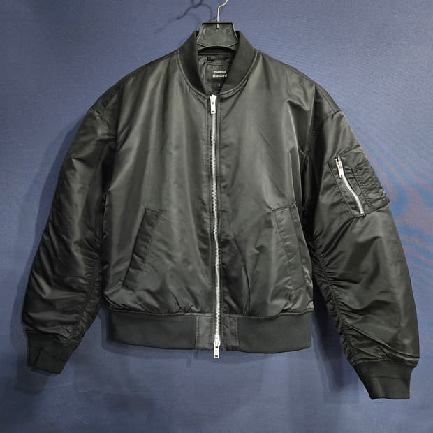 무신사 스탠다드 블랙컬러 남성 세미오버핏 95~100 항공점퍼 자켓 