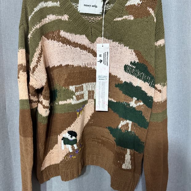 Story mfg 브이넥 니트 