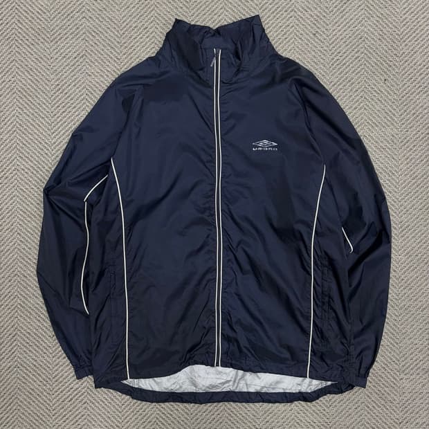 엄브로 사이드라인 바람막이 v1271