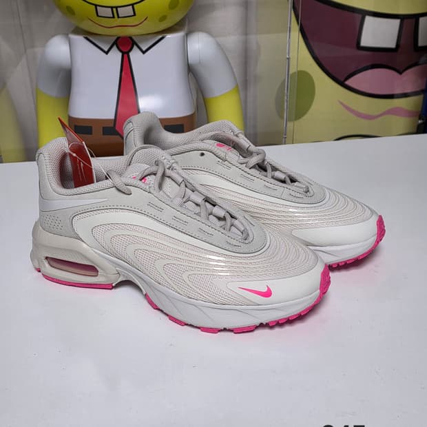 나이키 에어맥스 파이어 팬텀 라이트 본 245