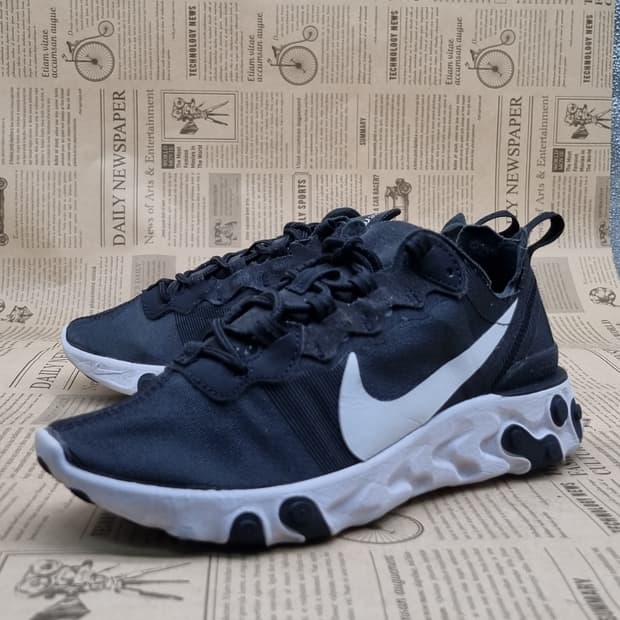 나이키 리액트 엘리먼트 55 운동화240