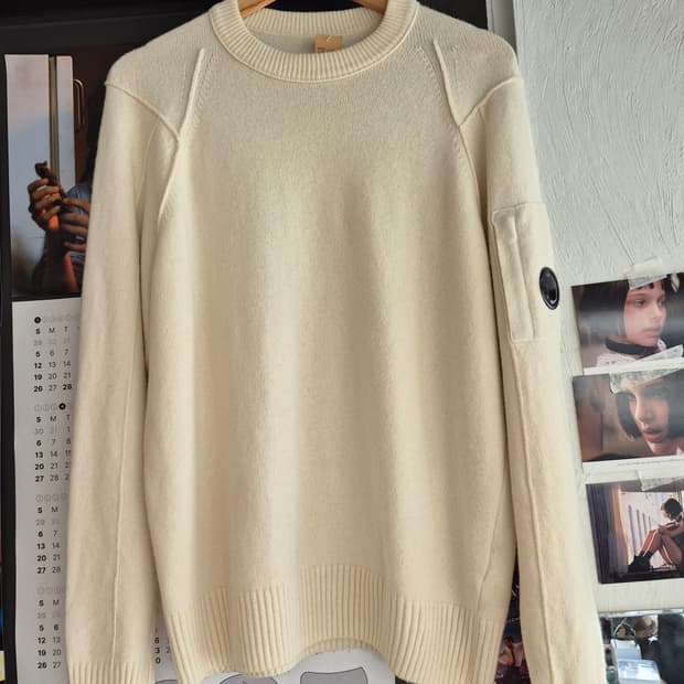 52사이즈 CP 컴퍼니 니트 티셔츠 공용