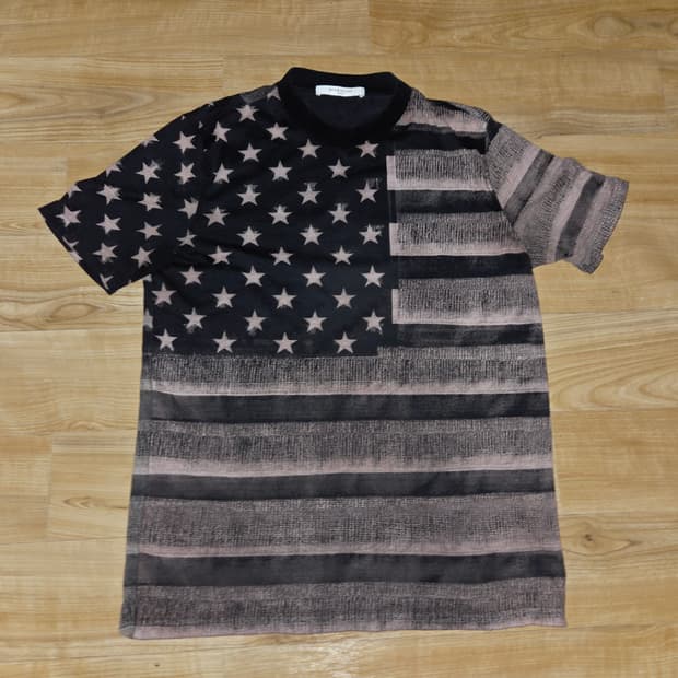 지방시 성조기 티셔츠