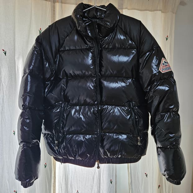 피레넥스 pyrenex 25fw 빈티지 미틱 패딩 블랙 M사이즈