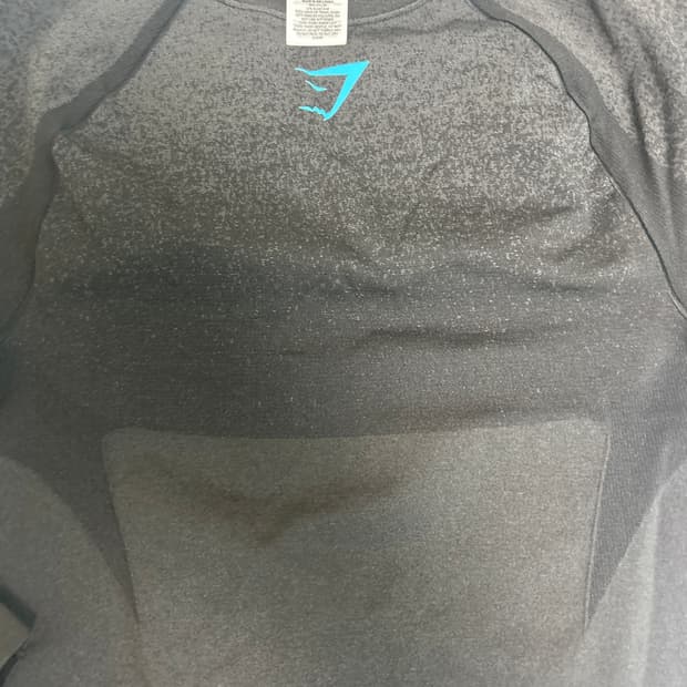 롱슬리브랑 숏이랑 교환하실분 구해용 정품입니다