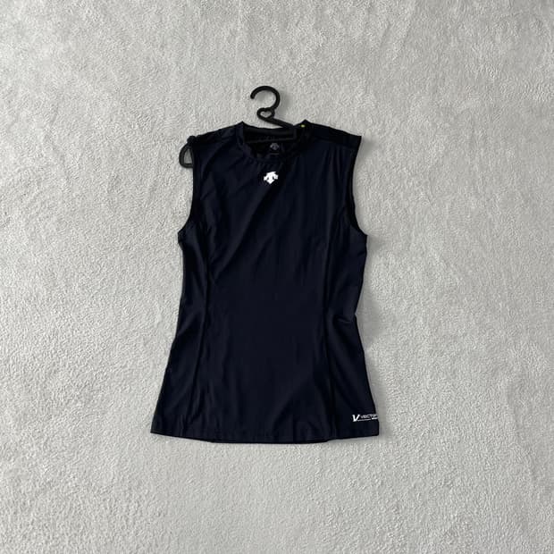 L 데상트 민소매 기능성 나시 100