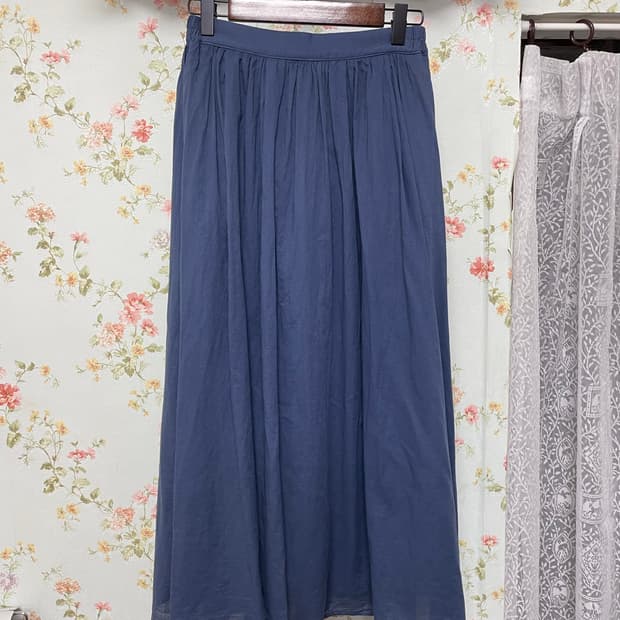블루 플리츠 롱 스커트