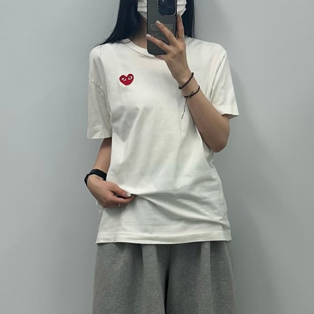꼼데가르송 플레이 화이트 반팔 티셔츠 