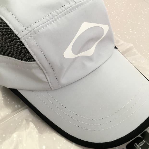 상태최상)미스치프 롬버스 러닝캡 라이트 그레이