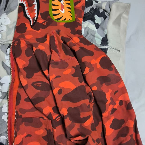 베이프 후드집업 적계 라지 팝니다