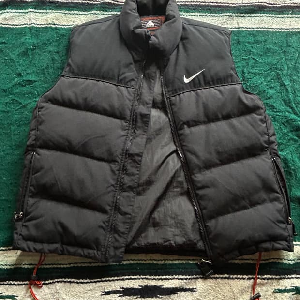 00‘s Nike acg duck down vest