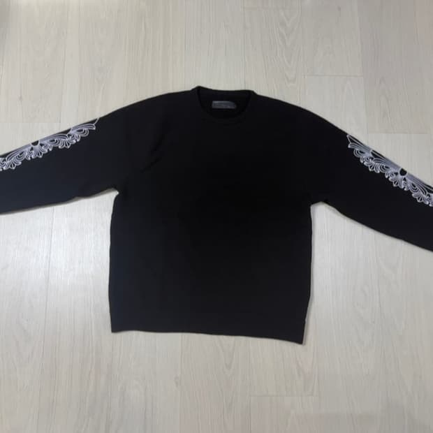 크롬하트 화이트 자수 블랙니트XL