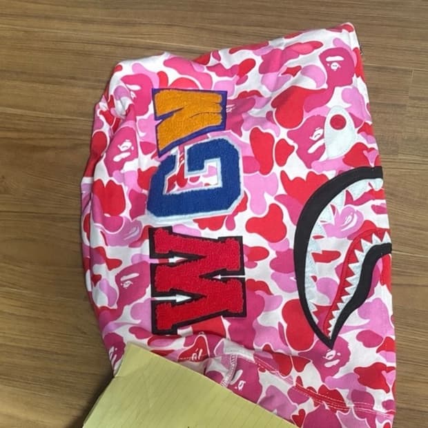 베이프 샤크후드 핑크 새상품 네고 가능