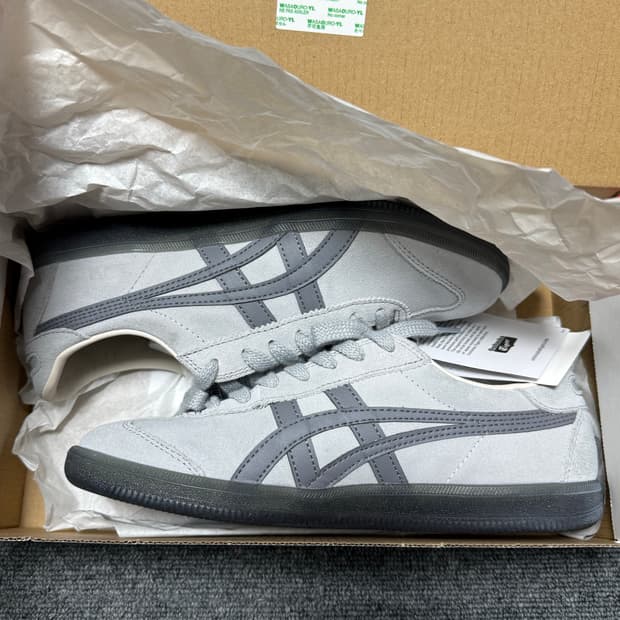 오니츠카타이거 토쿠텐 그레이 240