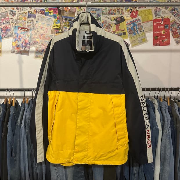 노티카 바람막이