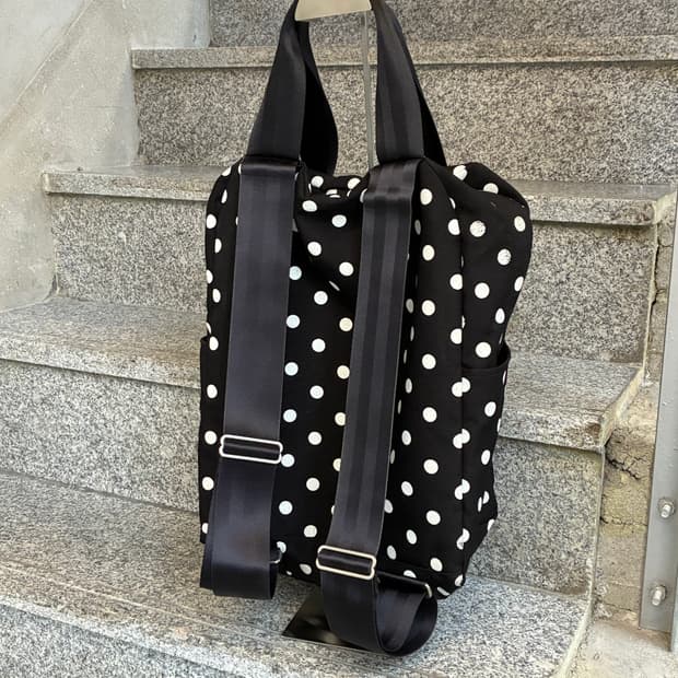 꼼데가르송 블랙 도트 백팩