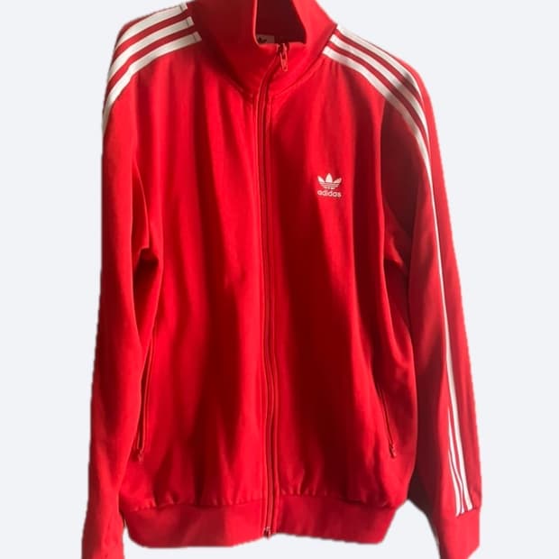 빨간색 아디다스 져지