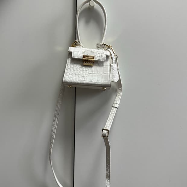 플레이노모어 마이크로 캔디백 화이트