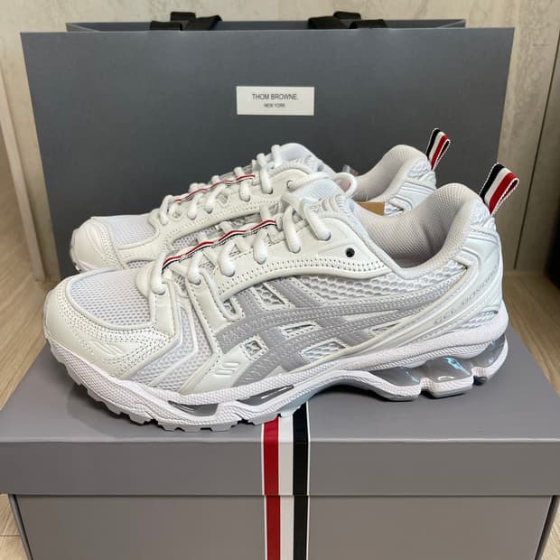 톰브라운 x 아식스 젤카야노 14 화이트 275