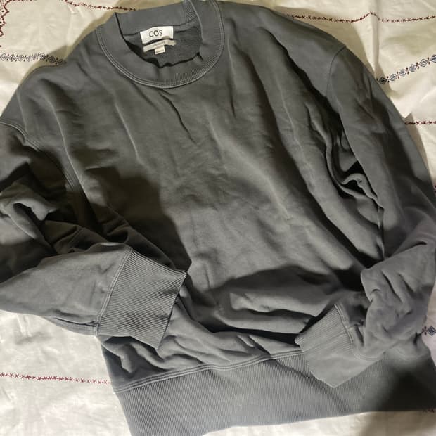 코스 오버핏 스웻셔츠