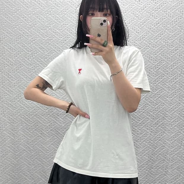 아미 빈티지 캐주얼 키치 스몰 하트로고 반팔티 90 C12490