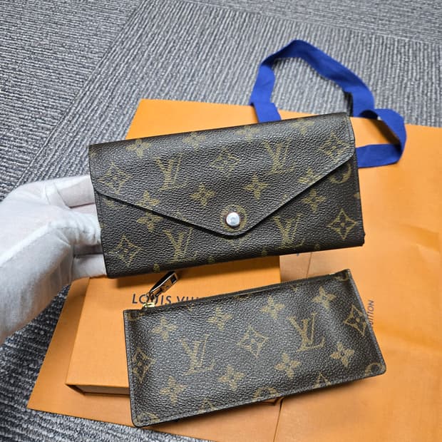 [특가][정품] 루이비통 사라 장지갑