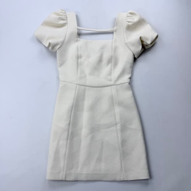 이바나헬싱키 퍼프 슬리브 미니 드레스