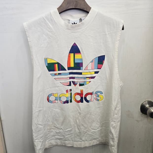 M,95 )) adidas 아디다스 나시티셔츠! 디자인 짱 이뻐요~