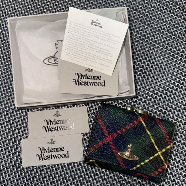 비비안웨스트우드 체크 반지갑