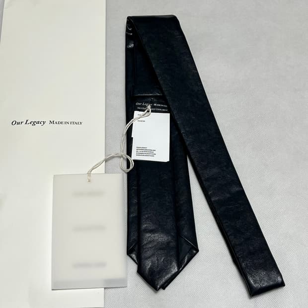 아워레가시 26ss 레더 넥타이/블랙