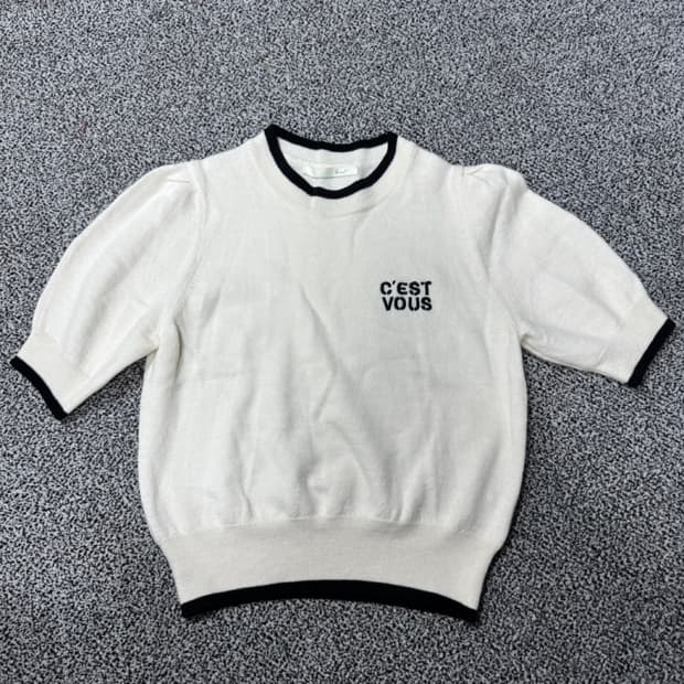 지컷 화이트 블랙 트리밍 반팔 니트, 상태좋아요!