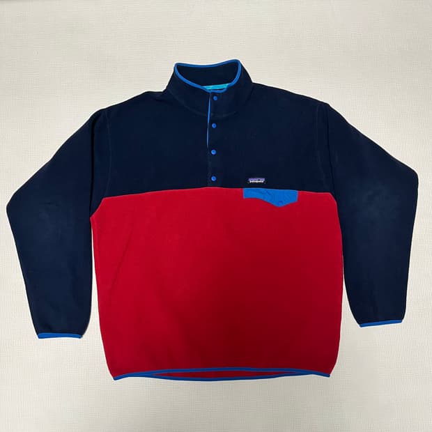 파타고니아 신칠라 네이비/레드