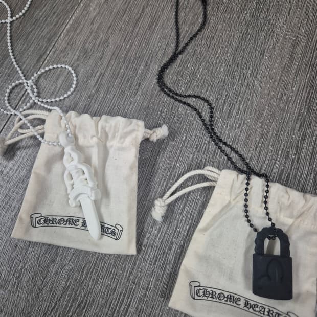 실리크롬 대거 화이트