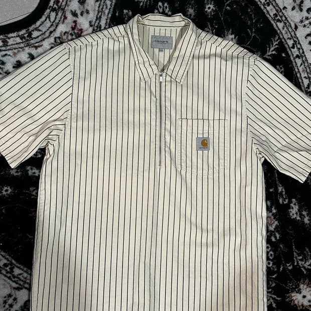 칼하트 스트라이프 반집업 반팔 셔츠