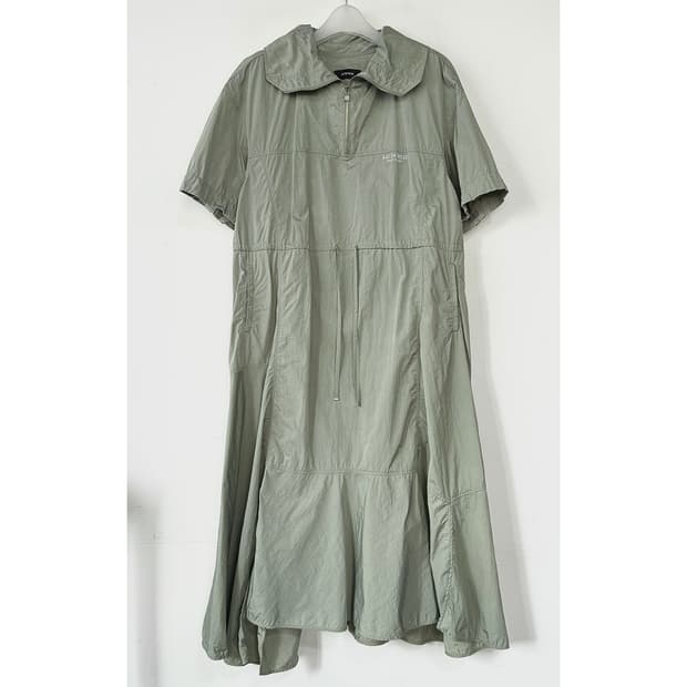 시스템 하프 집업 우븐 반팔 원피스