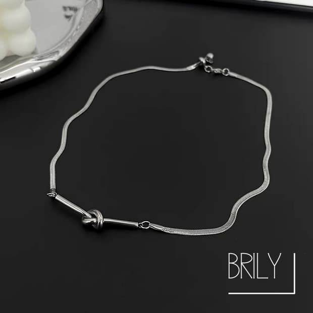 [Unisex] KINK 커브드 꼬임 팬던트 써지컬스틸 실버 체인 목걸이