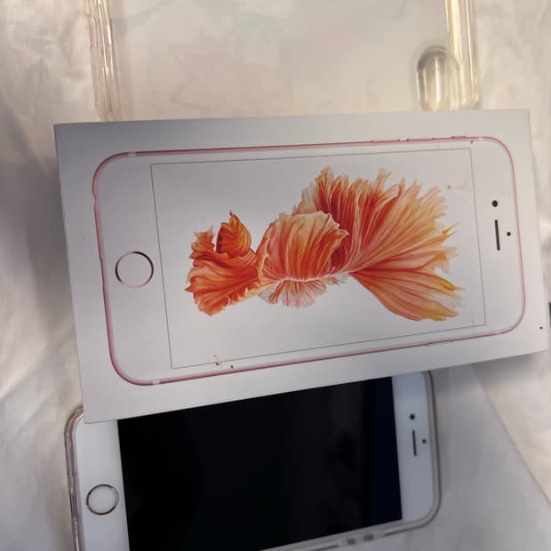 아이폰 6s 로즈골드 64GB 풀박 s급 