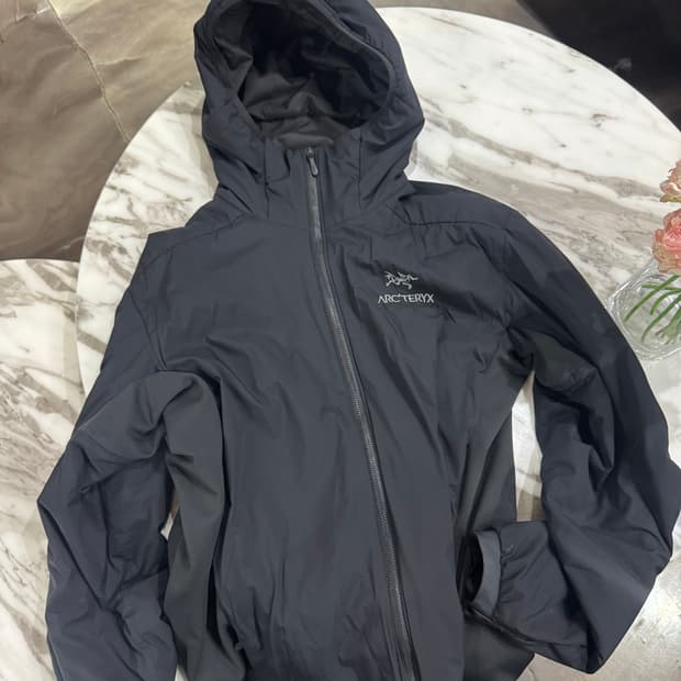 아크테릭스 아톰 후디 lt 블랙 m