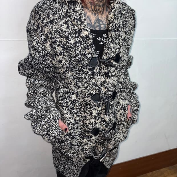 Buffalo bobs Noir Fang Toggle Knit