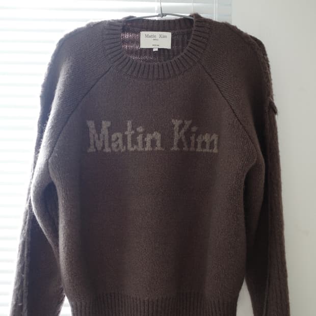 마뗑킴 Matin kim 로고 니트 (브라운)