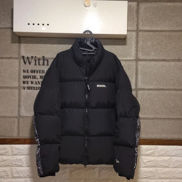 뉴에라 페이즐리 구스다운 푸퍼 패딩 105