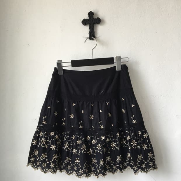Embroidery pattern lace trimming skirt