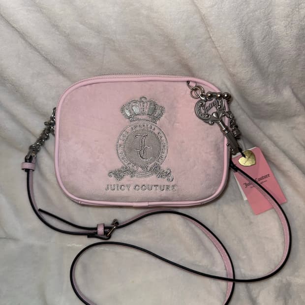 쥬시꾸뛰르 핑크 실버 러버 크로스바디 카메라백 가방 베이베베어 베메클갸루
