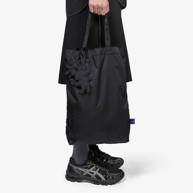 꼼데가르송 26ss 나일론 멀티 참 토트백/블랙