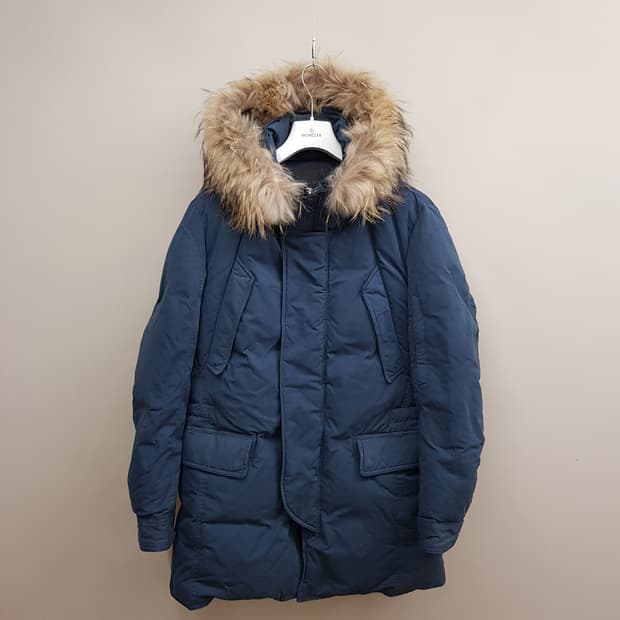 한섬 타임옴므 구스다운 패딩 110사이즈