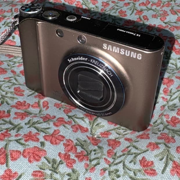 삼성 nv100 디지털카메라 판매합니다