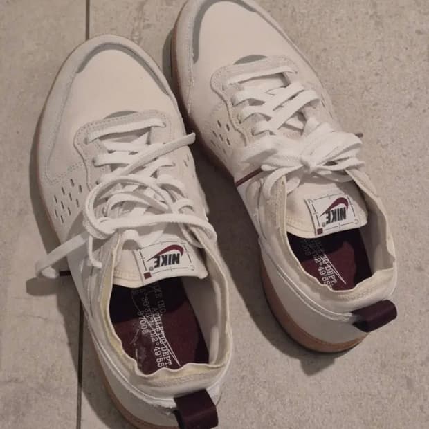 나이키 시티 바스트 새 상품 판매합니다