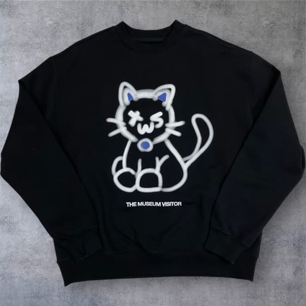 TWS x 더뮤지엄비지터 콜라보 블랙 고양이 프린팅 맨투맨 L