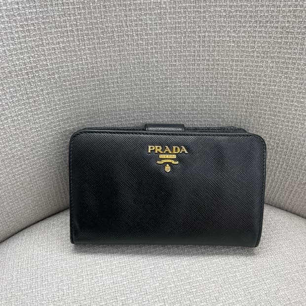 [PRADA] 프라다 사피아노 중지갑 블랙