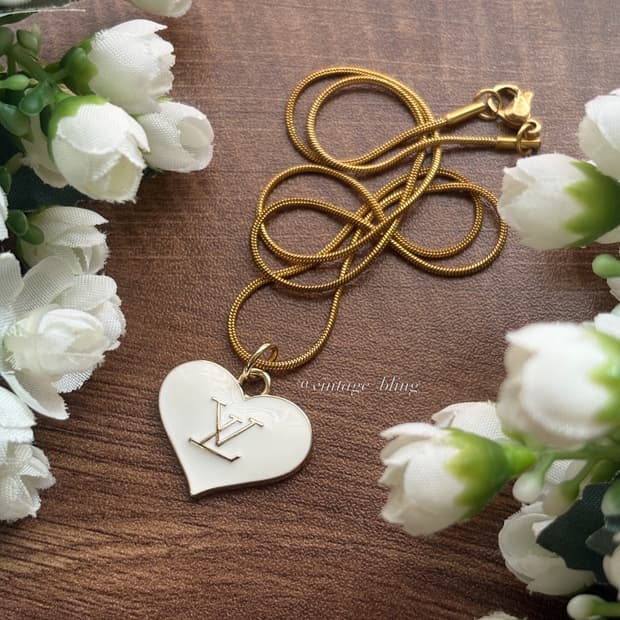 화이트) 루이비통 빅 하트 스네이크 목걸이